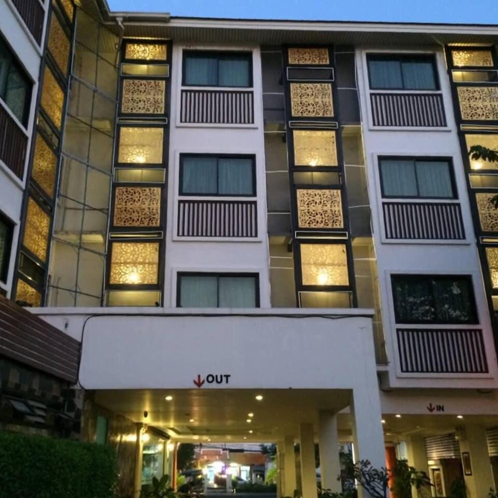 Wangburapa Grand Hotel Chiang Mai Zewnętrze zdjęcie