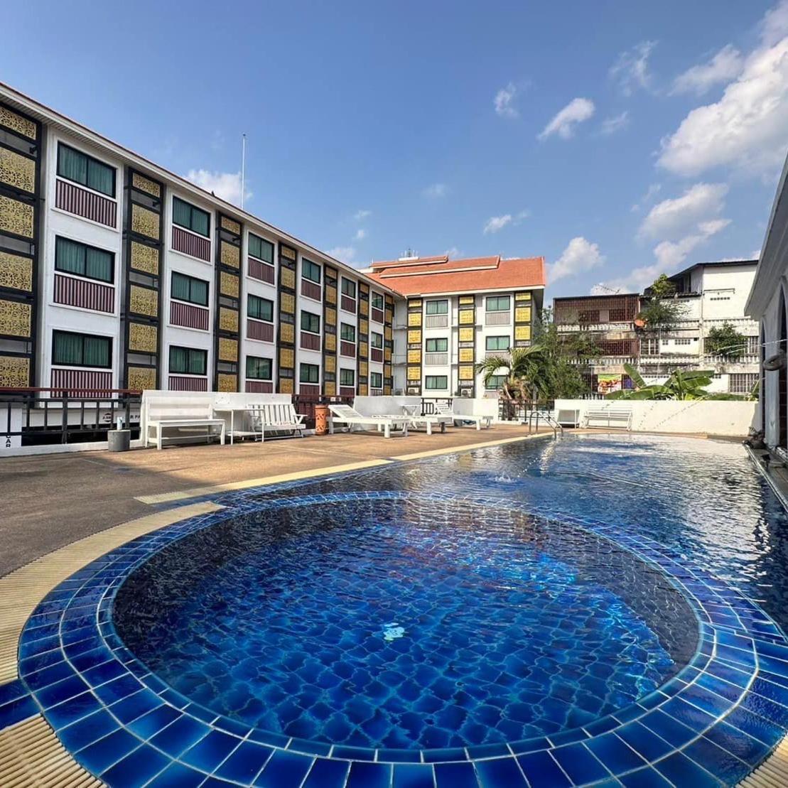 Wangburapa Grand Hotel Chiang Mai Zewnętrze zdjęcie