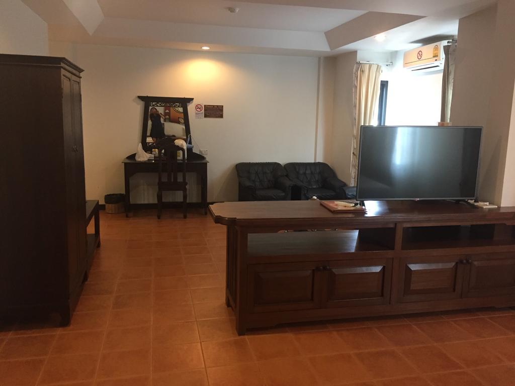 Wangburapa Grand Hotel Chiang Mai Zewnętrze zdjęcie