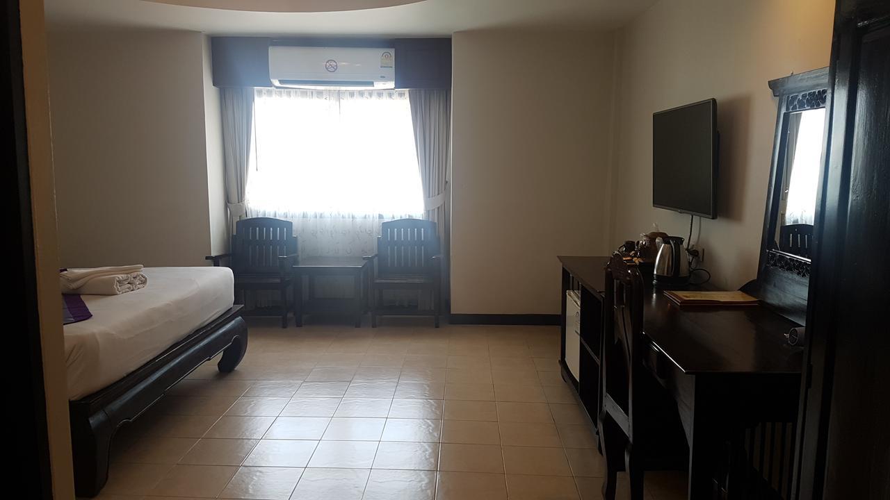 Wangburapa Grand Hotel Chiang Mai Zewnętrze zdjęcie