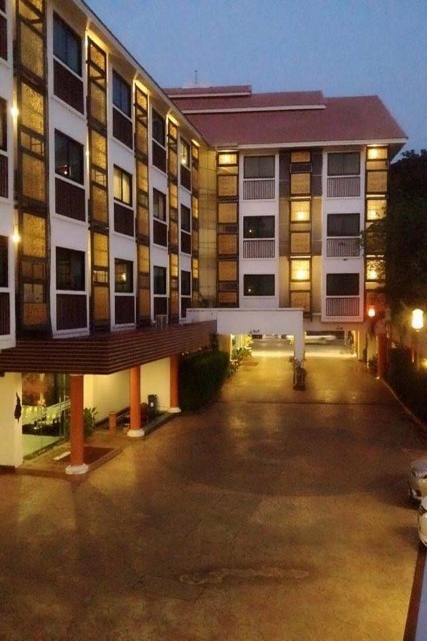 Wangburapa Grand Hotel Chiang Mai Zewnętrze zdjęcie